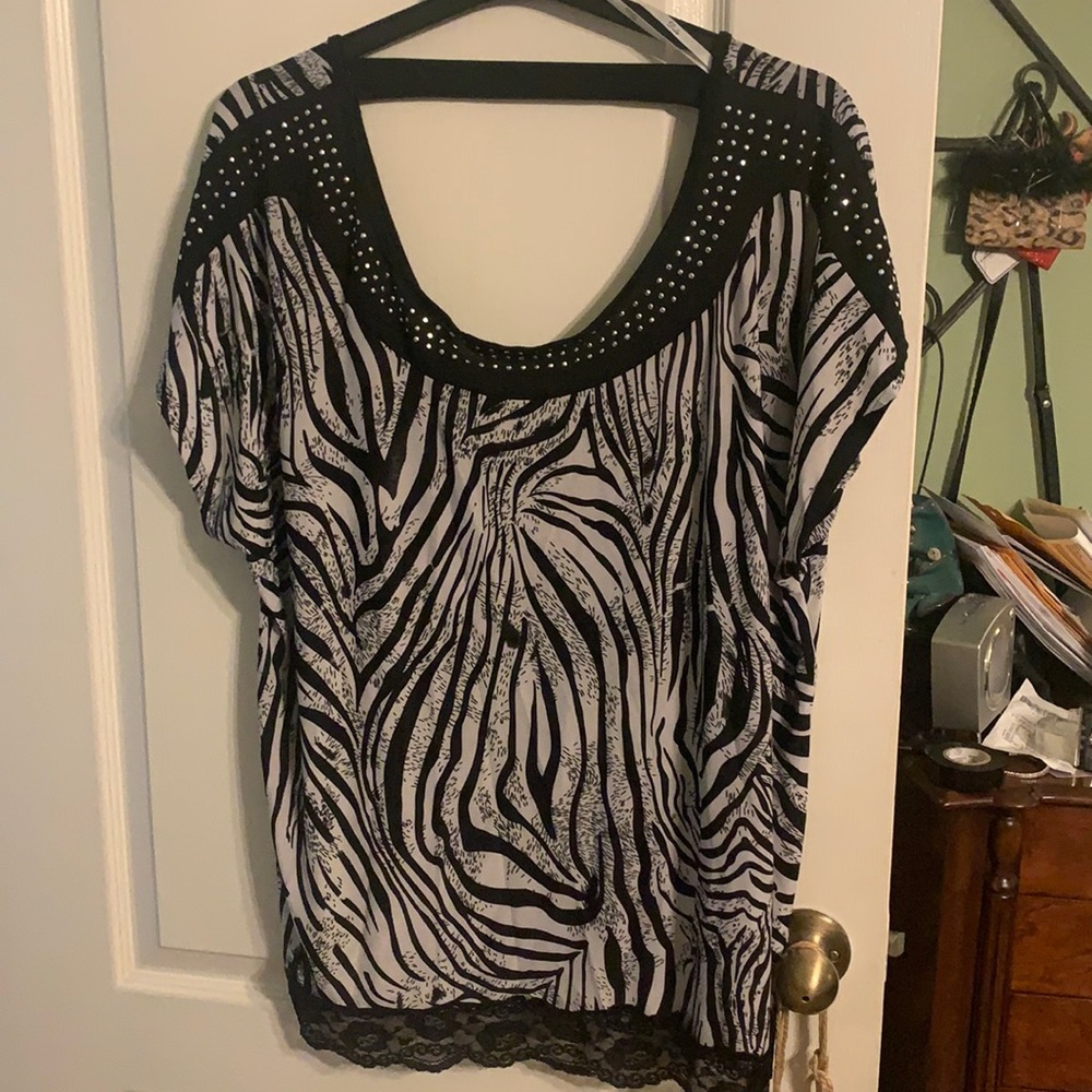 Ladies zebra print 2xl bling at neck drops in back